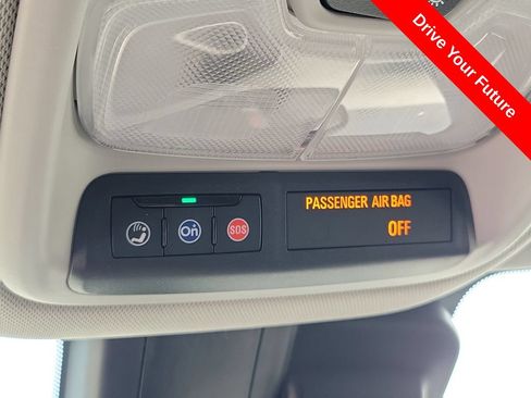 Used 2025 Chevrolet TrailBlazer LT AWD/4WD image 19