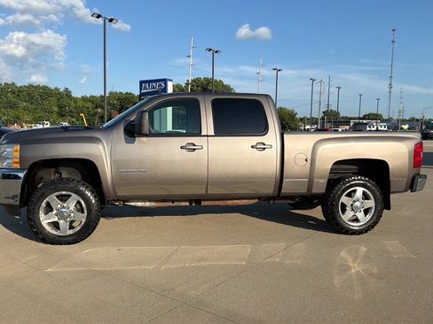 Used 2013 Chevrolet Silverado 2500 LTZ w/ LTZ Plus Package AWD/4WD image 9
