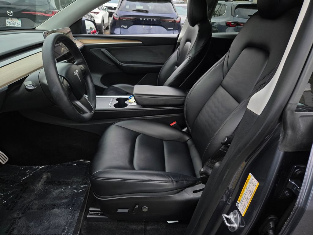 Used 2022 Tesla Model Y Performance AWD/4WD image 16