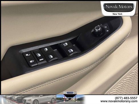 Used 2023 Jeep Grand Cherokee Limited w/ Luxury Tech Group II AWD/4WD image 16