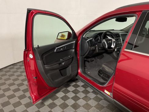 Used 2012 Chevrolet Traverse LT FWD image 14