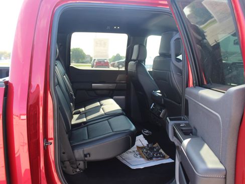 Used 2022 Ford F150 Lariat w/ Equipment Group 502A High image 18