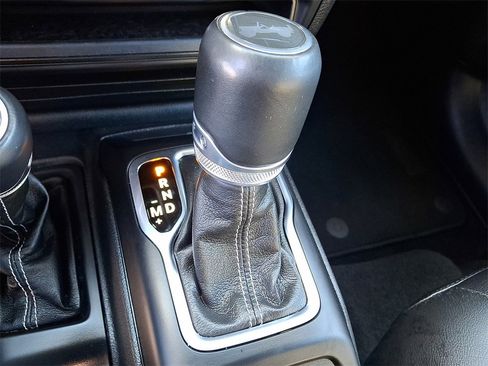 Used 2023 Jeep Wrangler Unlimited Sahara w/ Cold Weather Group image 14