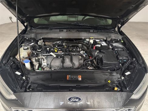 Used 2018 Ford Fusion Titanium image 26