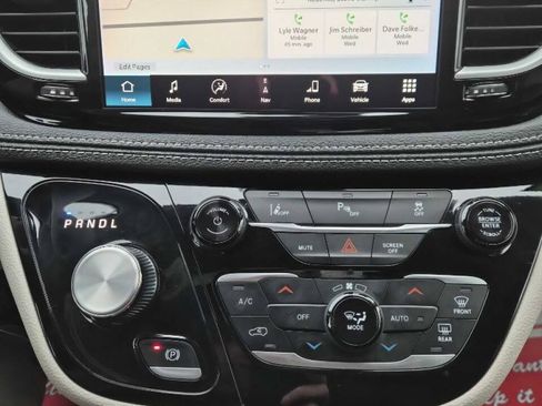 Used 2024 Chrysler Pacifica Limited FWD image 7