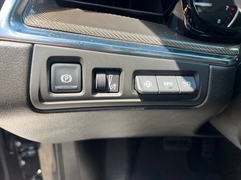 Used 2018 Cadillac XT5 Platinum w/ Driver Assist Package AWD/4WD image 23