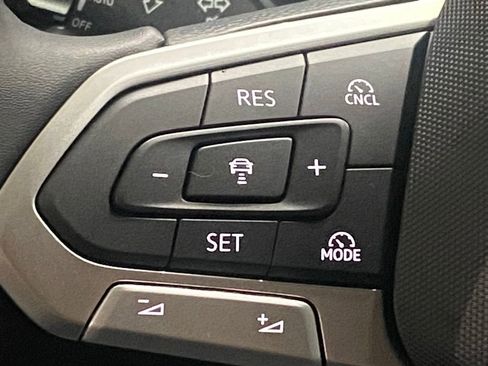 New 2026 Volkswagen Tiguan SE image 14