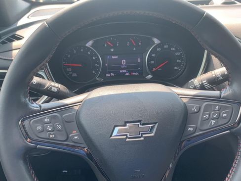 Used 2022 Chevrolet Equinox RS w/ LPO, Floor Liner Package AWD/4WD image 9