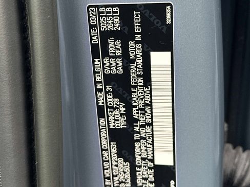 Certified 2023 Volvo XC40 B5 Ultimate w/ Protection Package Premier image 33