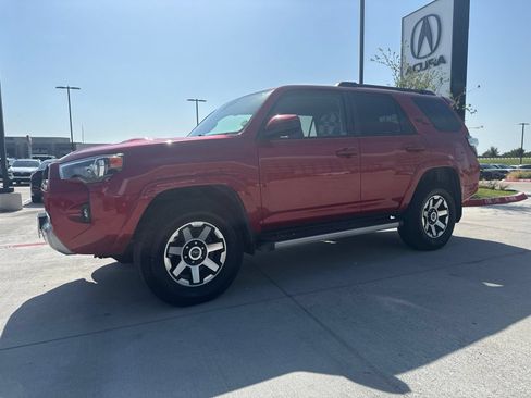 Used 2022 Toyota 4Runner TRD Off-Road AWD/4WD image 4