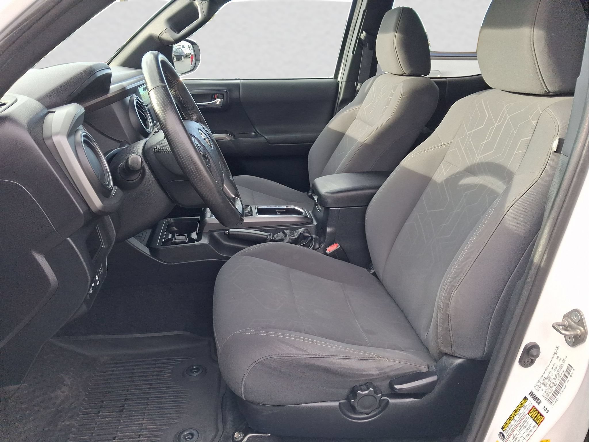 Used 2019 Toyota Tacoma TRD Off-Road w/ Technology Package AWD/4WD image 10