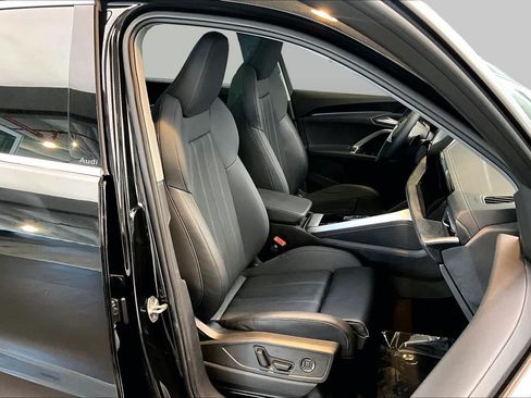 Certified 2025 Audi Q5 Premium Plus w/ Premium Plus AWD/4WD image 9
