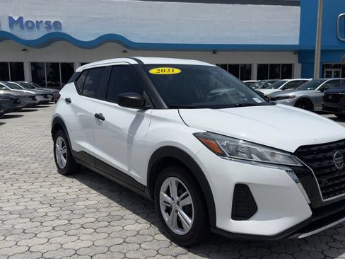 Used 2021 Nissan Kicks S FWD image 13