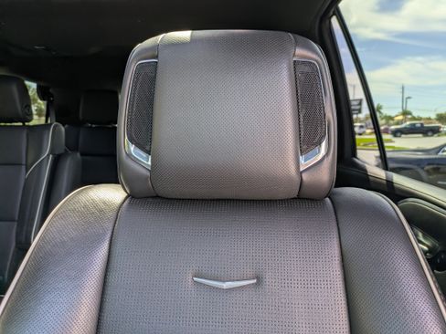 Used 2021 Cadillac Escalade Sport w/ Heavy-Duty Trailer Package AWD/4WD image 16