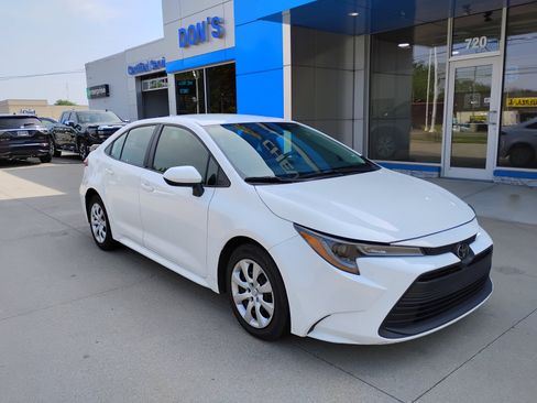 Used 2024 Toyota Corolla LE FWD image 3