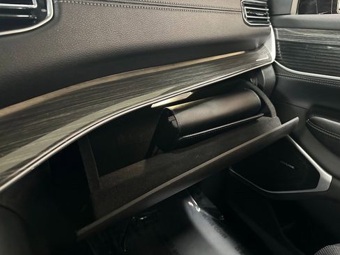 Used 2022 Jeep Wagoneer Series II image 33