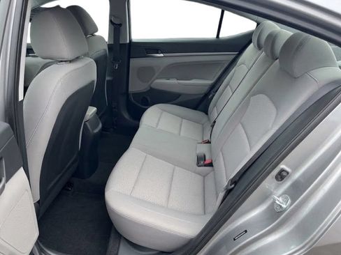 Used 2020 Hyundai Elantra SE FWD image 12