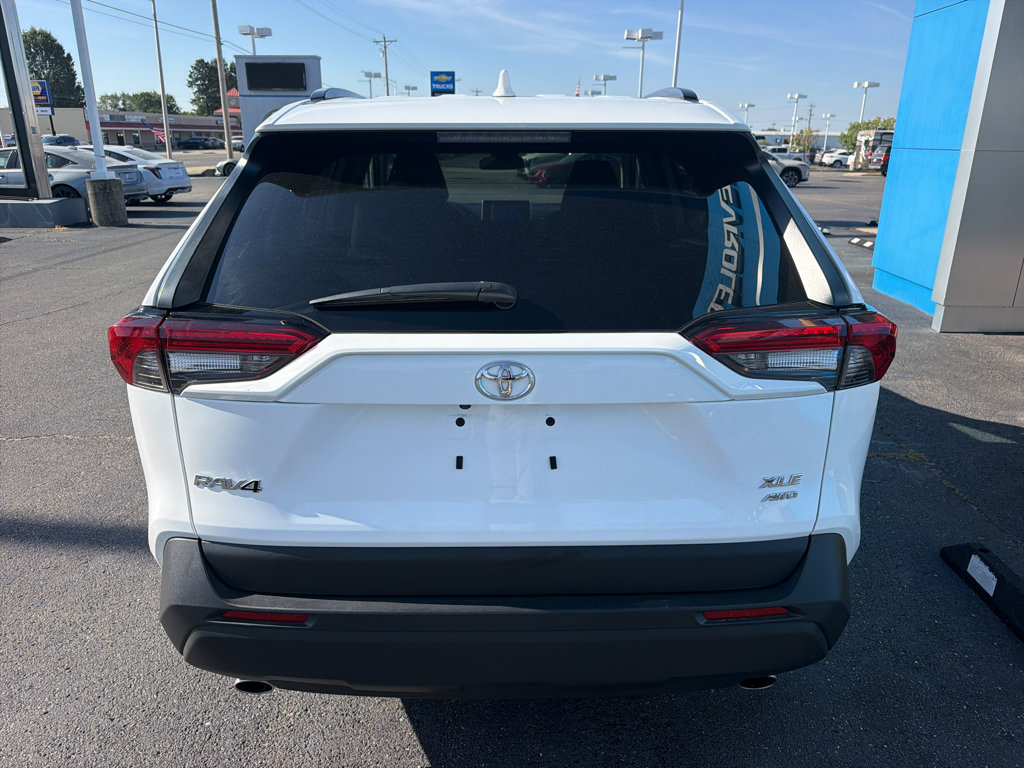 Used 2025 Toyota RAV4 XLE AWD/4WD image 5