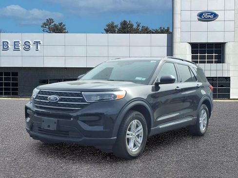 Used 2023 Ford Explorer XLT AWD/4WD image 1