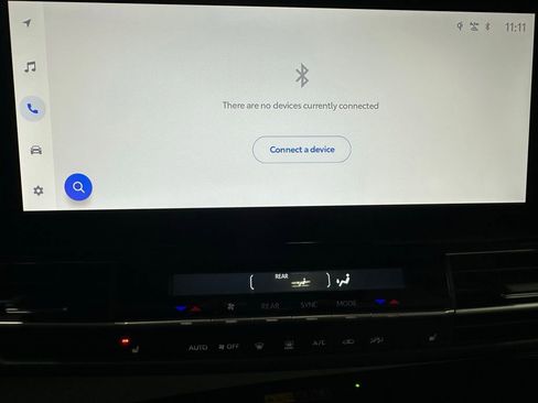 Used 2025 Toyota Sienna XSE image 28