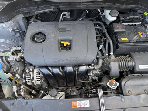 Used 2025 Kia Soul LX w/ LX Technology Package FWD image 28