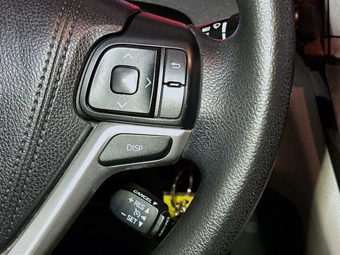 Used 2017 Toyota Sienna LE image 27