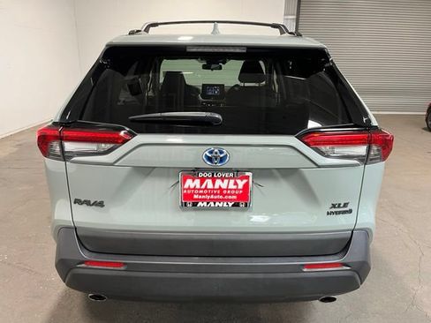 Used 2021 Toyota RAV4 XLE w/ Convenience Package AWD/4WD image 4