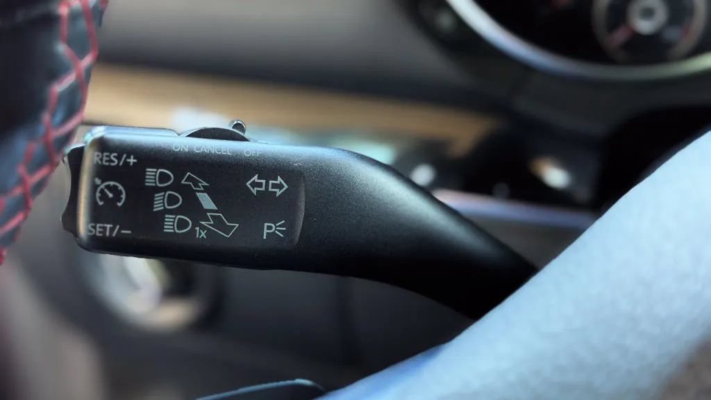 Used 2011 Volkswagen GTI 4-Door FWD image 42