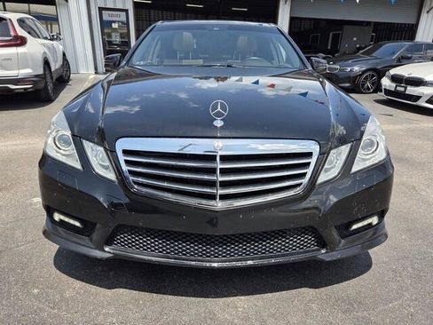 Used 2011 Mercedes-Benz E 550 Sedan image 2