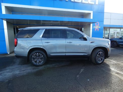 Used 2026 GMC Yukon Elevation image 2