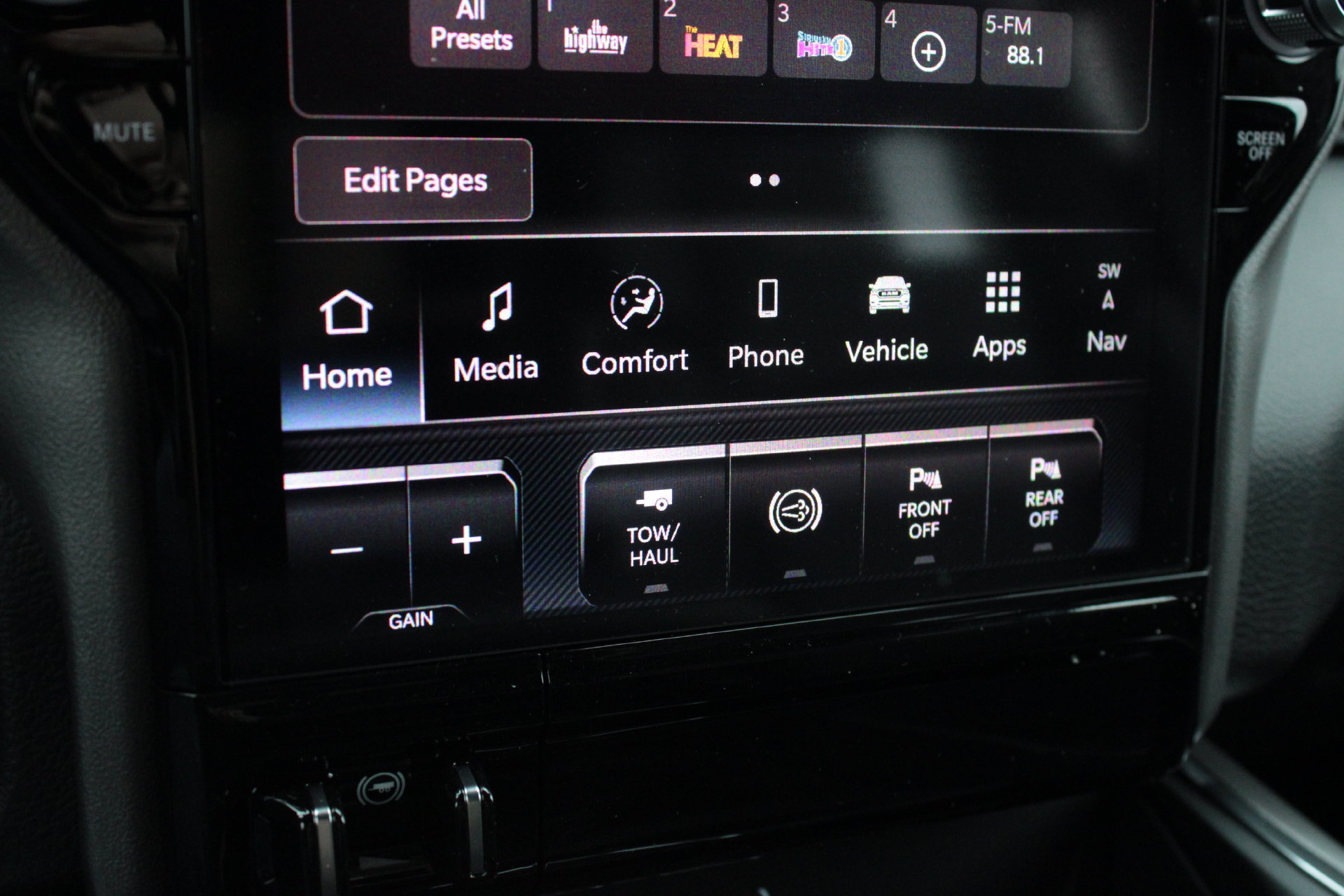 New 2027 RAM 3500 Laramie AWD/4WD image 40