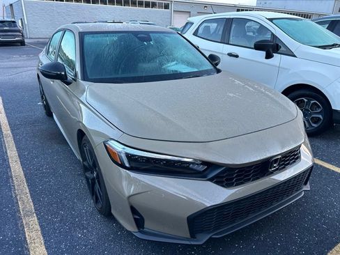 Used 2025 Honda Civic Sport image 2