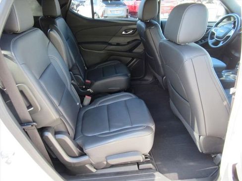 Used 2023 Chevrolet Traverse LT w/ LT Premium Package AWD/4WD image 32