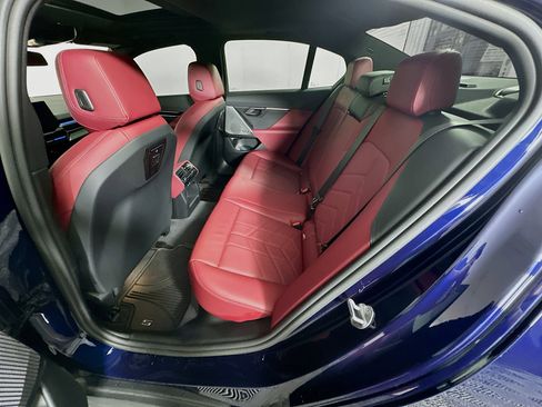 Used 2024 BMW 530i w/ Premium Package image 30