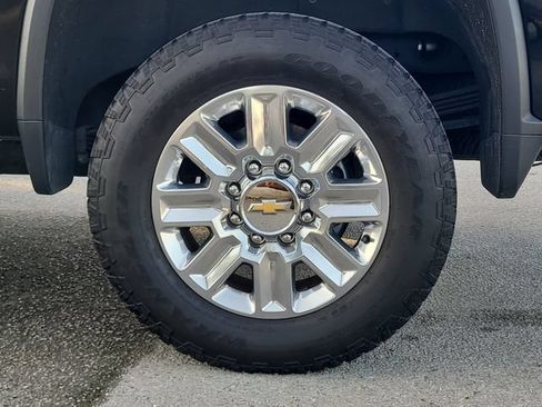 Used 2024 Chevrolet Silverado 2500 High Country w/ High Country Premium Package AWD/4WD image 8