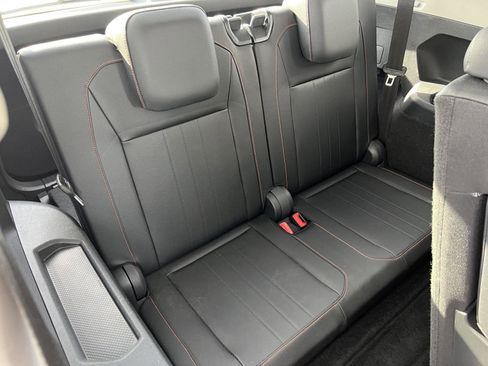 Used 2024 Volkswagen Tiguan Wolfsburg Edition image 37