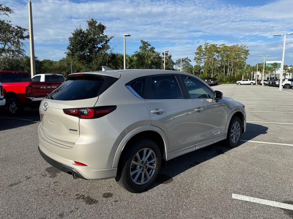 Used 2024 MAZDA CX-5 AWD 2.5 S w/ Select Package image 3