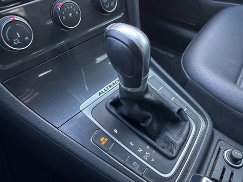 Used 2018 Volkswagen Golf Alltrack S image 17