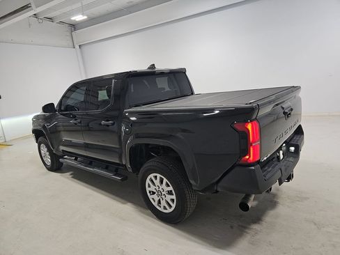 Used 2025 Toyota Tacoma SR AWD/4WD image 4