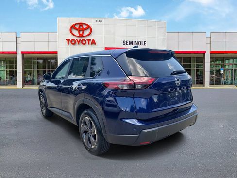 Used 2025 Nissan Rogue SV FWD image 4