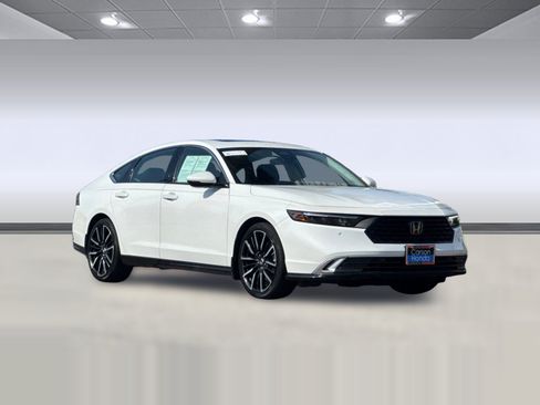 Used 2023 Honda Accord Touring image 7