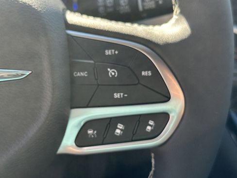 New 2026 Chrysler Pacifica Limited FWD image 27