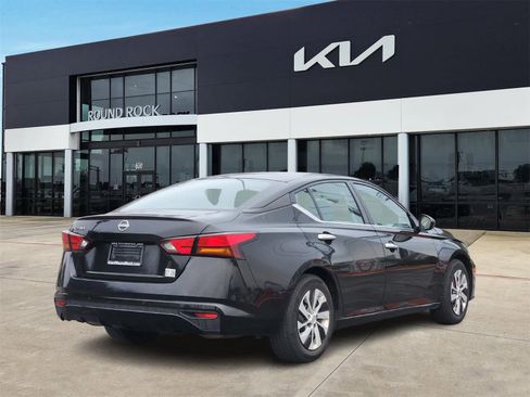 Used 2023 Nissan Altima 2.5 S image 5