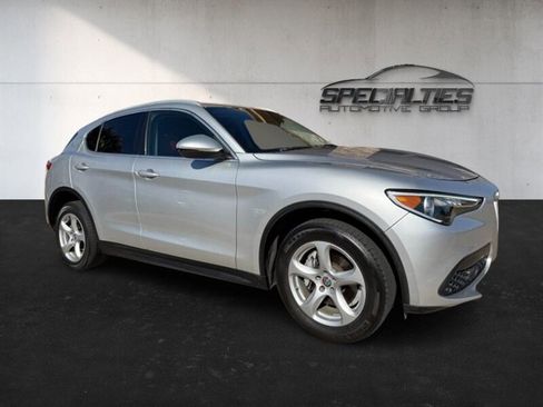 Used 2018 Alfa Romeo Stelvio AWD image 1