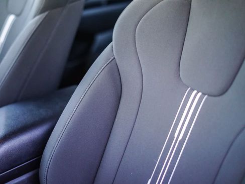 Certified 2025 Hyundai Elantra SEL w/ Cargo Package image 27