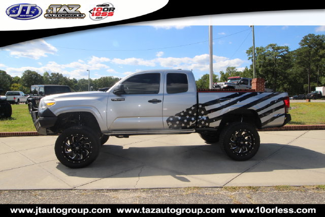 Used 2020 Toyota Tacoma SR AWD/4WD image 4