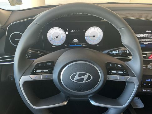 New 2026 Hyundai Elantra Limited FWD image 16
