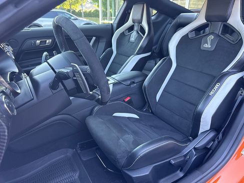 Used 2021 Ford Mustang Shelby GT500 w/ Carbon Fiber Track Pack RWD image 12