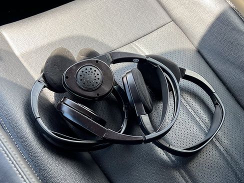 Used 2013 Chrysler Town & Country Touring-L w/ Driver Convenience Group FWD image 34