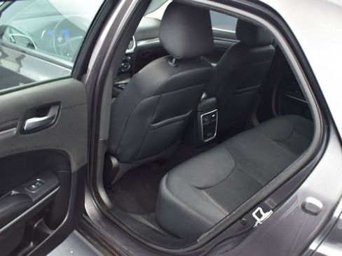 Used 2021 Chrysler 300 Touring w/ Sport Appearance Package image 10